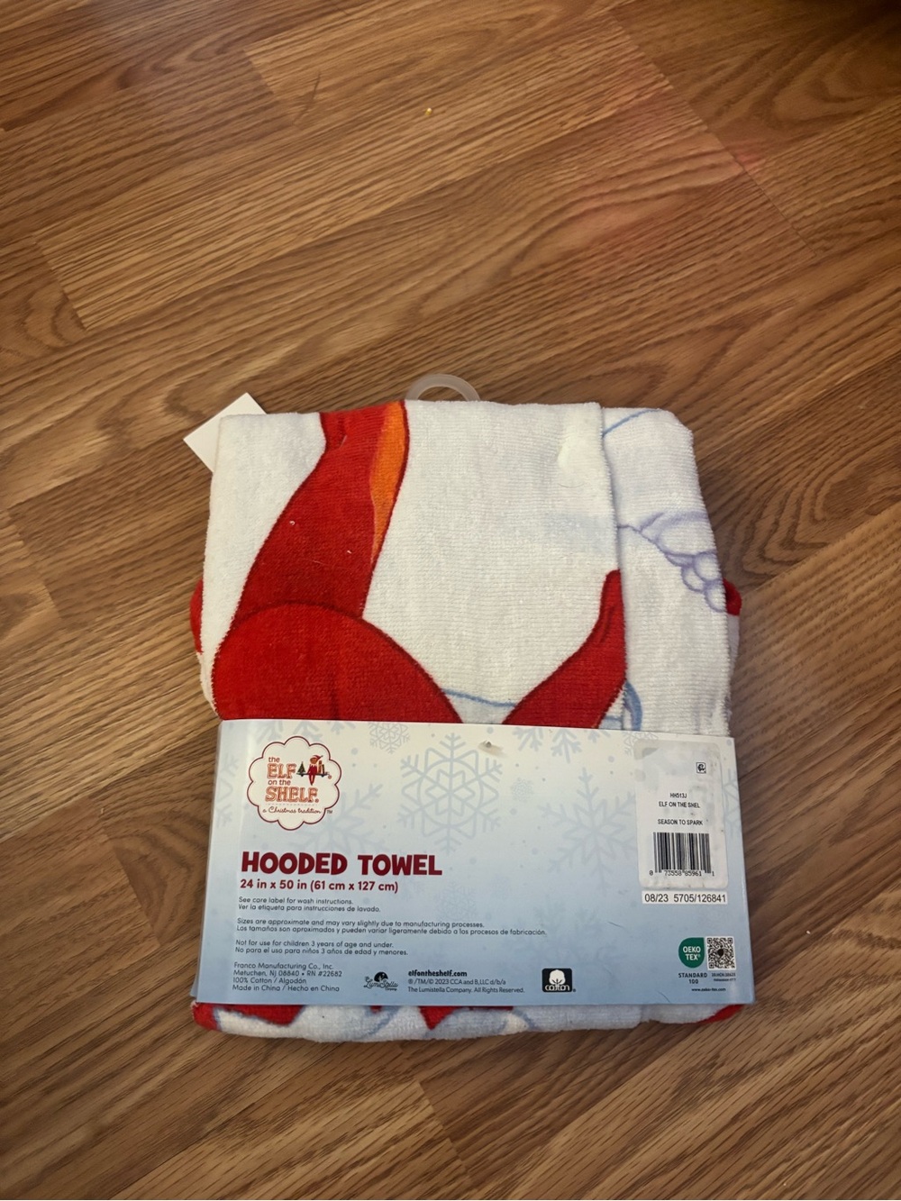 ELF On The Shelf White & Red Hooded Holiday Towel - Picture 2 of 3